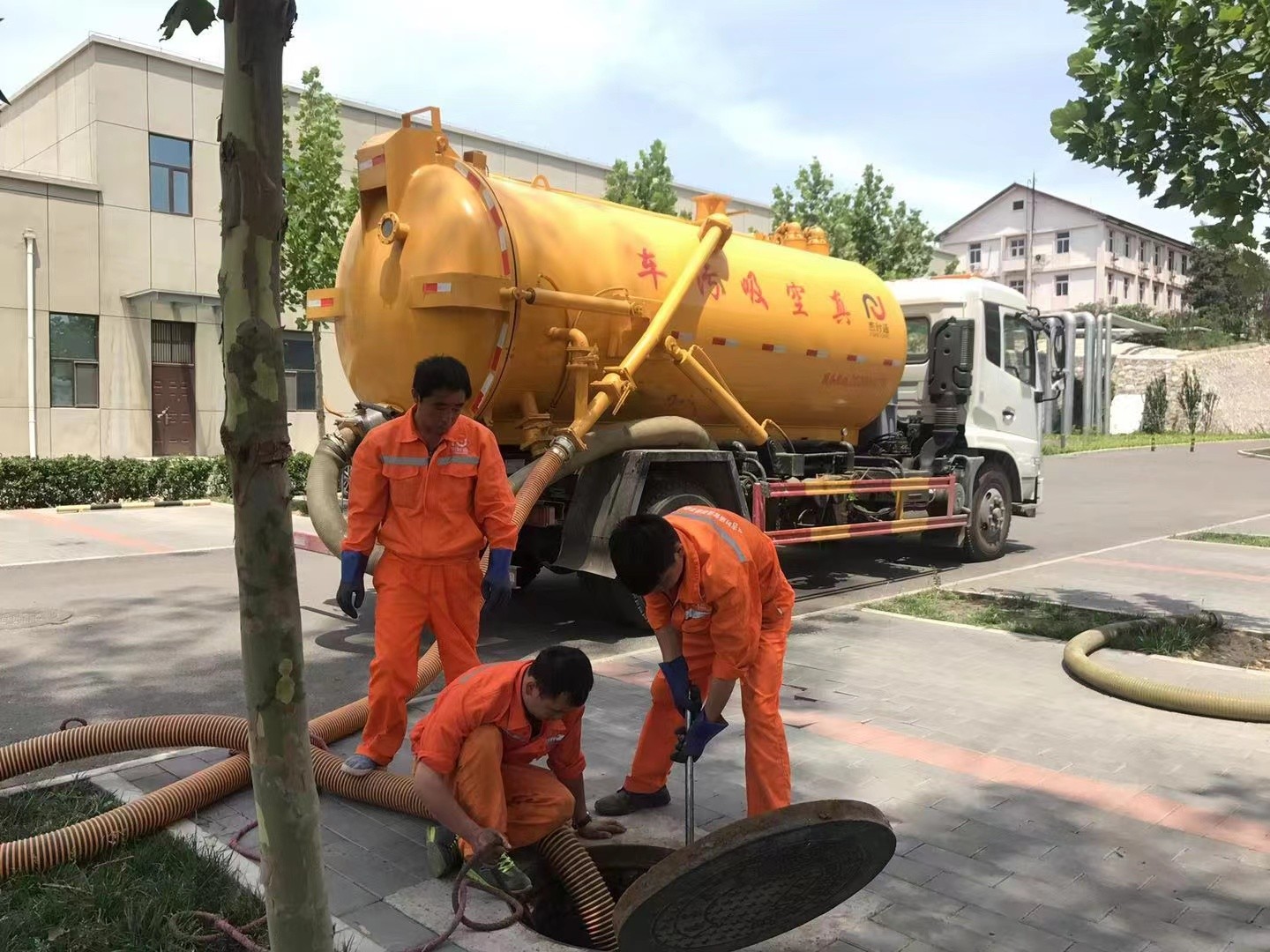 都安化粪池清理与5-8吨吸粪车施工效率分析